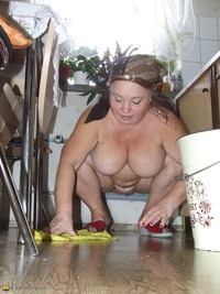naked granny images granny cleaning kitchen white naked ass blonde all